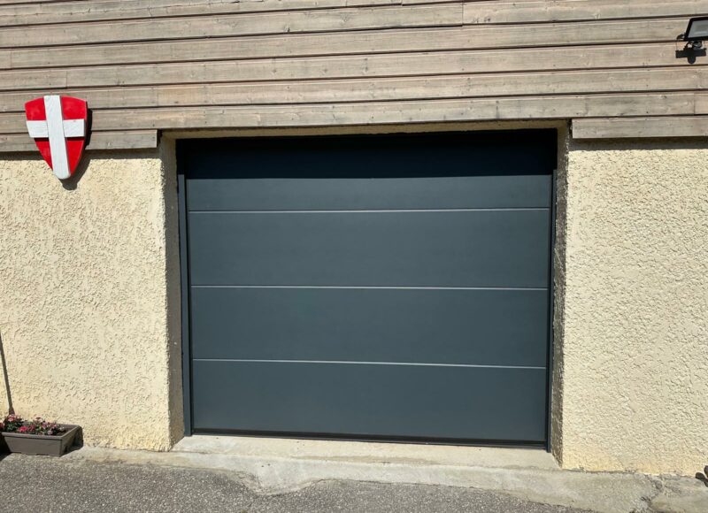 Imperium Ouvertures_Réalisation_Porte garage sectionnelle_Saint Alban Leysse
