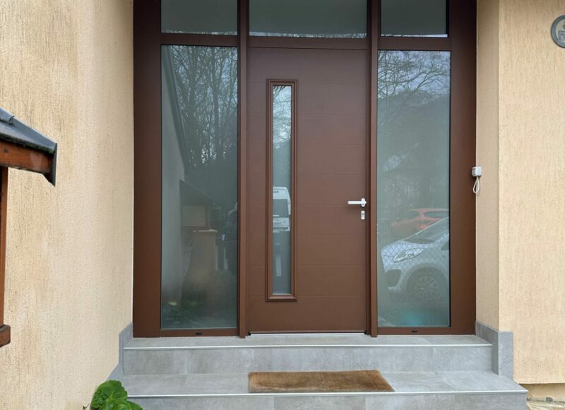 Installation d’un composé aluminium et d’une porte d’entrée assortie à Barby (73)