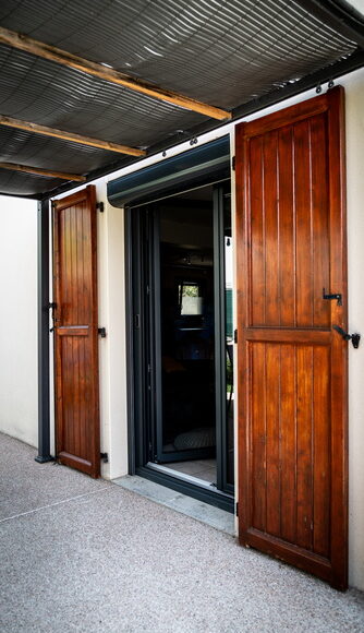 Imperium Ouvertures_Réalisations_Moustiquaire_Porte ouverte_Saint Pierre d'Albigny