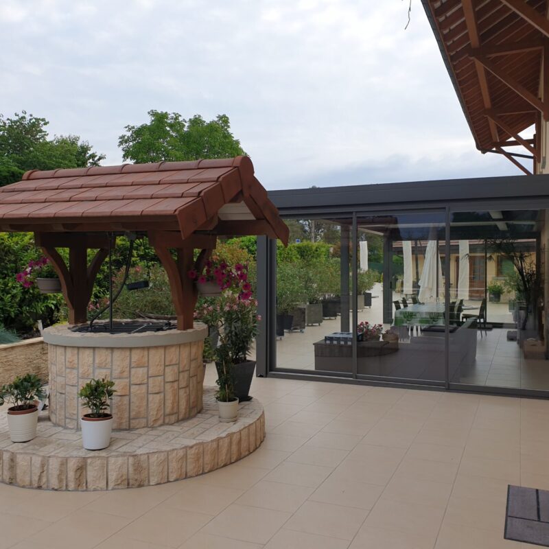 Pergola Bioclimatique Lames Orientables avec coulissant aluminium et éclairage Leds