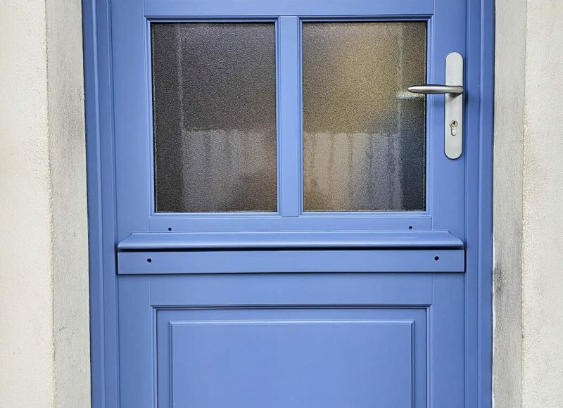 Installation d’une porte d’entrée bois à Thonon-les-Bains (74)