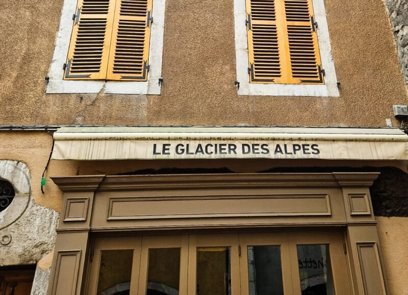 Rénovation de volets battants bois naturels à Annecy (74)